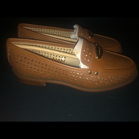 Beautiful brown Micheal Kors shoes ideal for work. - Picture 3 of 3